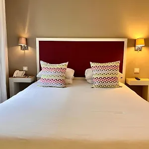 *** Hotel Kyriad 18 - Porte De Clignancourt - Montmartre Francia